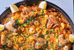 Cantabria – Chicken, Chorizo & Prawns, Garnished with Chicken Wings